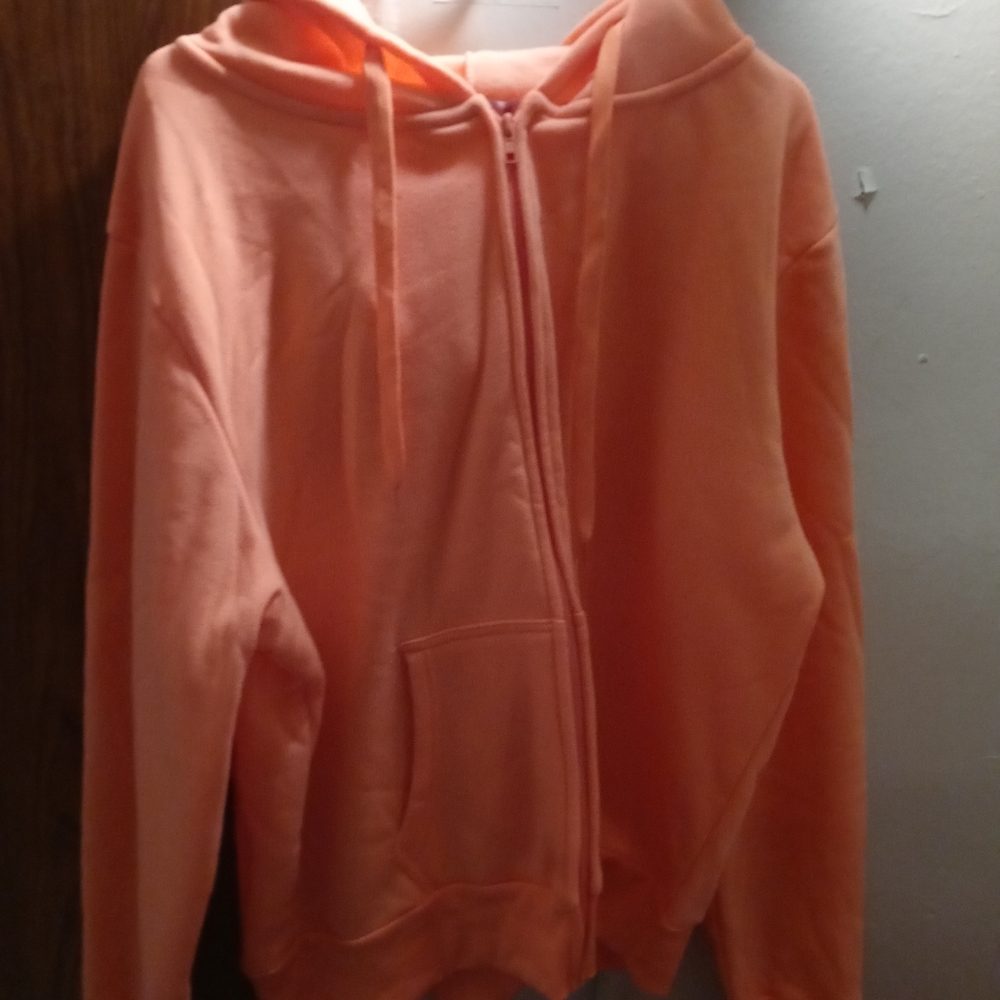 This is a Roma concept sweat suit size 2XL